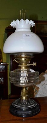 Lot 593 - A late Victorian oil lamp