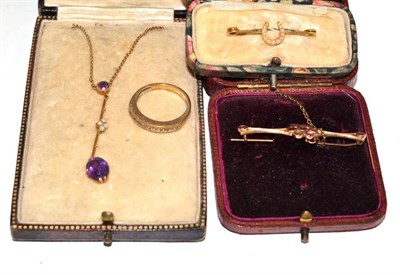 Lot 627 - Quantity of gold jewellery, pendants, etc including an amethyst and seed pearl necklace