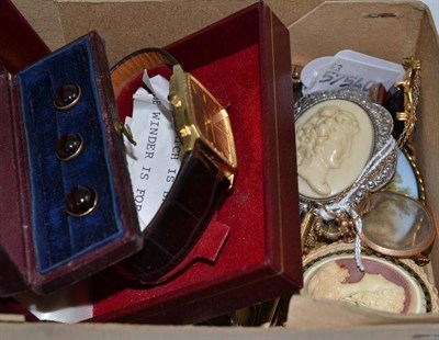 Lot 628 - A small quantity of jewellery including a fob watch, cameo jewellery, cased buttons, a gents Rotary