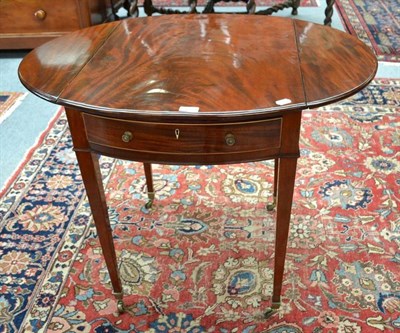 Lot 887 - George III mahogany Pembroke table, 91cm extended