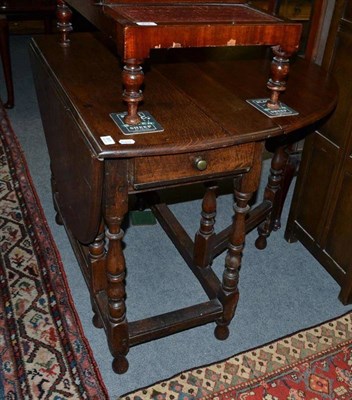 Lot 911 - Oak gateleg table, width 90cm