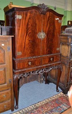 Lot 915 - Cocktail cabinet, width 98cm