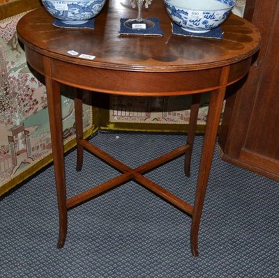 Lot 1376 - An Edwardian mahogany and satinwood banded occasional table, width 71cm