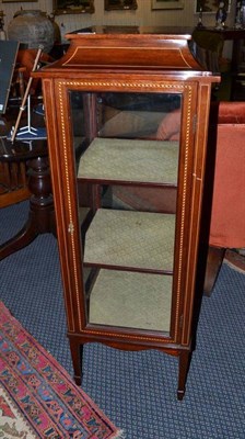 Lot 1387 - An Edwardian mahogany and boxwood strung small display cabinet, height 111cm