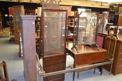 Lot 1441 - Regency mahogany Pembroke table, mahogany fire screen, a three leaf dressing screen, George III...