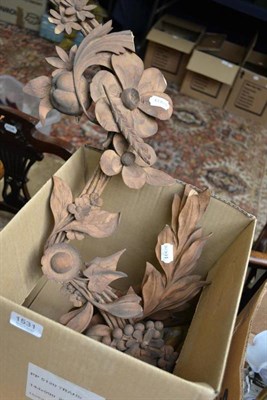 Lot 1531 - In the manner of Grinling Gibbons carved pear wood flower wall hanging (a.f.)