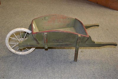 Lot 1602 - Small wheel barrow