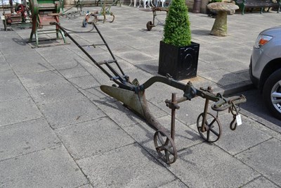 Lot 1652 - A horse drawn ridger plough