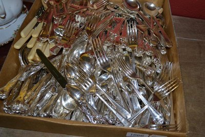 Lot 1666 - Silver plated cutlery, mostly king's pattern