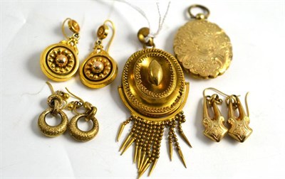 Lot 113 - A Victorian locket pendant, a locket and assorted earrings