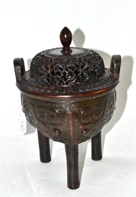 Lot 177 - Chinese archaic bronze censer with hardwood cover