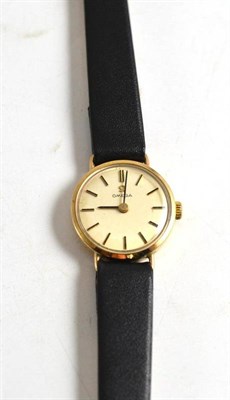 Lot 260 - A 9ct gold Omega wristwatch and Omega box