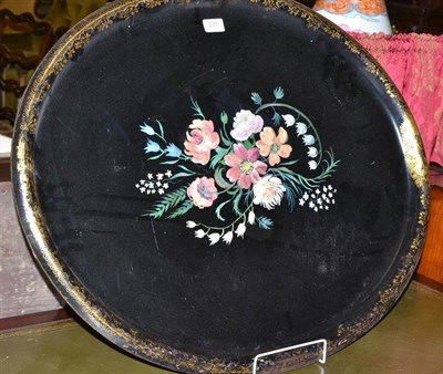 Lot 331 - A large toleware tray