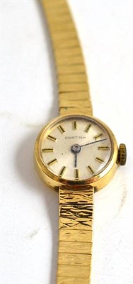 Lot 360 - A 9ct gold lady's wristwatch