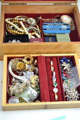 Lot 402 - Assorted silver and costume jewellery in a box