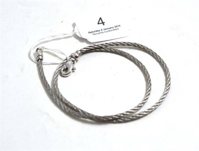 Lot 4 - A white metal rope twist necklace, stamped '750', length 42cm