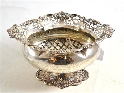 Lot 91 - Pierced silver oval pedestal bowl