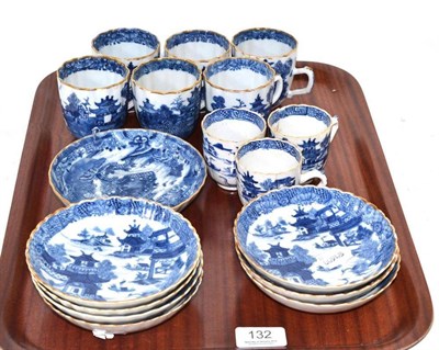 Lot 132 - A late 18th century Chinese Nanking blue and white part tea service (17)