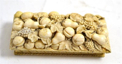 Lot 217 - A late 18th/early 19th century Continental carved ivory box, possibly Dieppe, the hinged lid carved