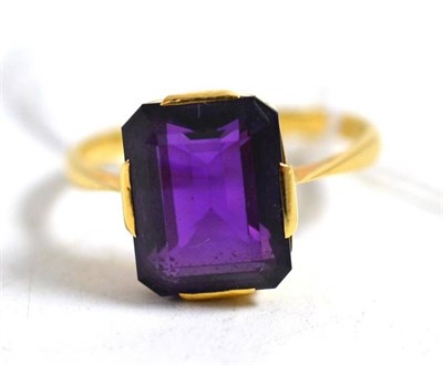 Lot 272 - An amethyst single stone ring, stamped '18CT GOLD', finger size Q