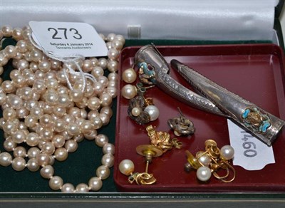 Lot 273 - Cultured pearl necklace, two finger ornaments and assorted earrings