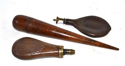 Lot 304 - A sailor's fid, a copper powder flask and a leather shot flask (3)