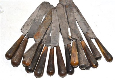 Lot 519 - Eighteen steel bladed horn handled 19th century knives