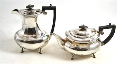 Lot 523 - Sheffield silver teapot and coffee pot, 1915/16