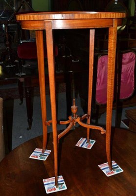 Lot 789 - An Edwardian satinwood oval occasional table, 46cm diameter