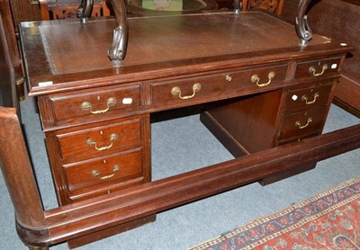 Lot 818 - A double pedestal desk