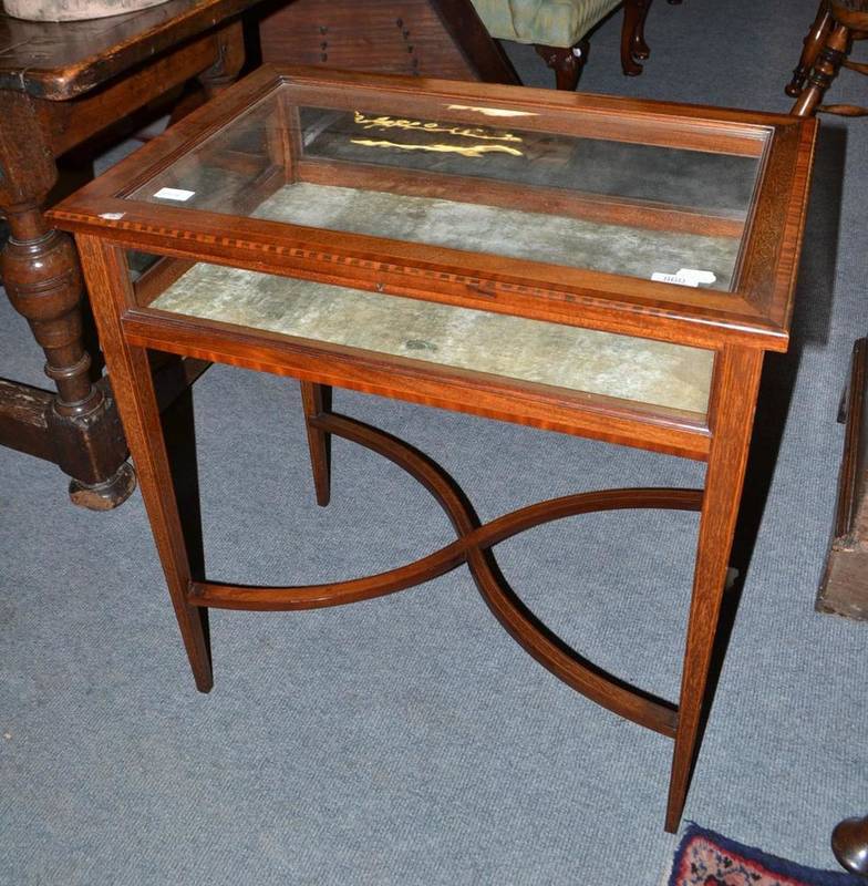 Lot 860 - Edwardian mahogany and satinwood banded bijouterie table