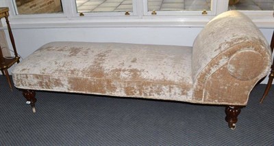 Lot 904 - William IV mahogany day bed, re-covered in modern velvet fabric