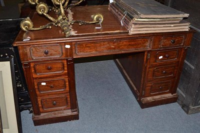 Lot 1269 - A Victorian mahogany pedestal desk