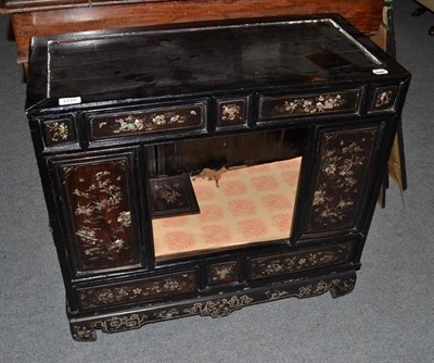 Lot 1270 - Small Chinese cabinet