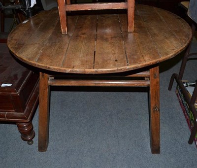 Lot 1292 - 19th century tavern table