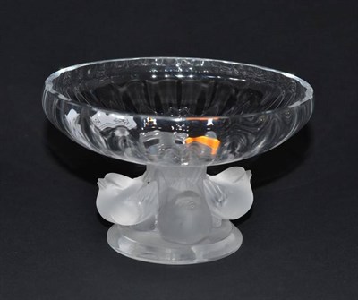 Lot 164 - ^ Lalique glass pedestal bowl, 14cm diameter