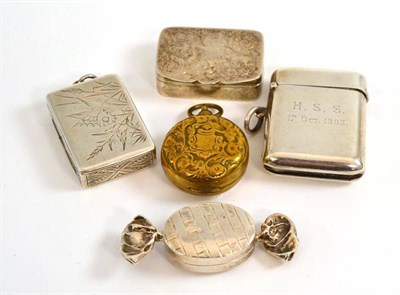 Lot 231 - A Victorian silver vinaigrette - lacks grille; an Edwardian silver vesta case; a Continental silver