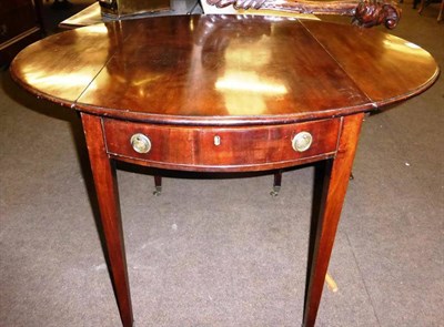 Lot 846 - George III mahogany oval Pembroke table