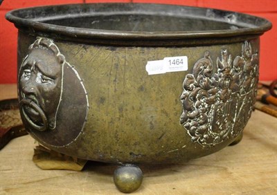 Lot 1464 - Kidney shaped wine cooler with crest