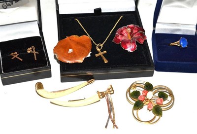 Lot 48 - A small quantity of jewellery including a cross on chain, pair of similar earrings, three...
