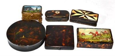 Lot 108 - A Stobwasser type snuff box, a papier mache snuff box painted with a hunting scene, a tortoiseshell