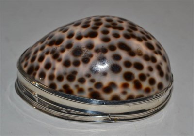 Lot 122 - A 18th century cowrie shell and silver mounted snuff box, maker's mark IP