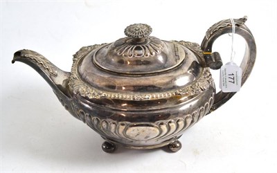 Lot 177 - A silver Georgian teapot