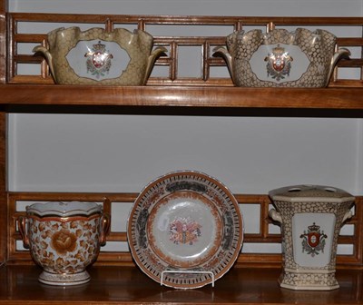 Lot 524 - # A quantity of modern Chinese armorial china including pair of vases, pair of scalloped edge...