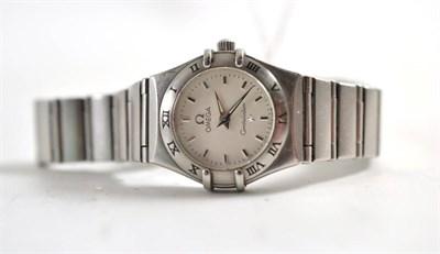 Lot 621 - A lady's stainless wristwatch, signed Omega, model: Constellation, circa 1995, quartz movement,...