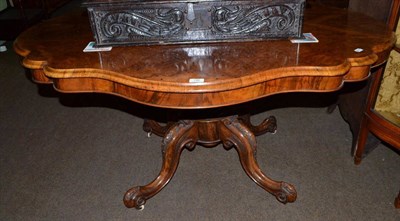 Lot 740 - Victorian walnut oval breakfast table