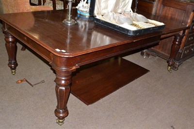 Lot 770 - Mahogany dining table with two leaves