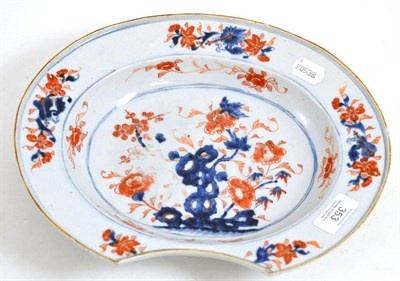 Lot 353 - An 18th century Chinese Imari barber's bowl