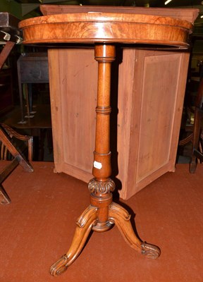 Lot 1411 - Victorian circular tripod table