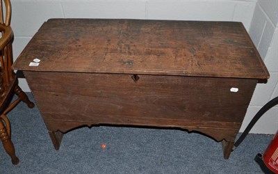 Lot 1700 - Oak coffer